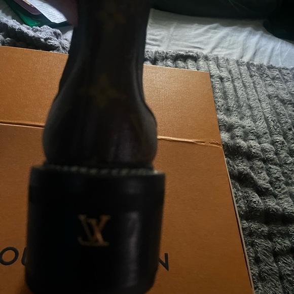Like new Louis Vuitton booties. Size 8.5 - Picture 4 of 6